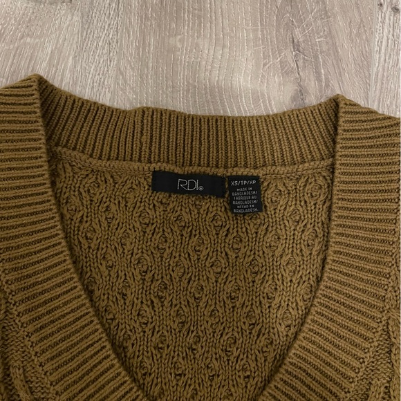 NWOT RDI Cable Knit Oversized Sweater Vest Brown XS - Picture 2 of 3